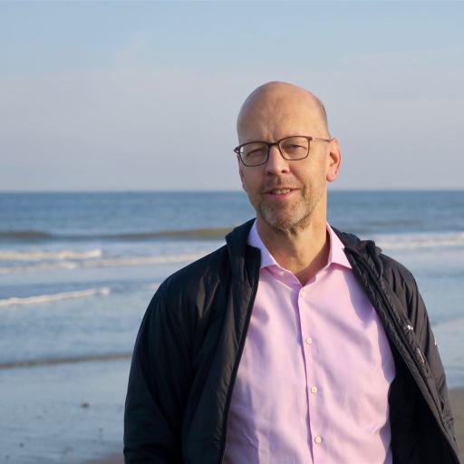 Dr. Geert Buß